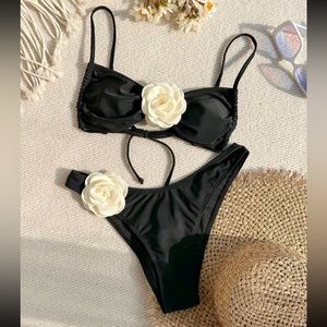 Black flower bikini